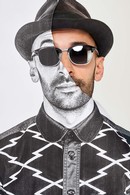 JR